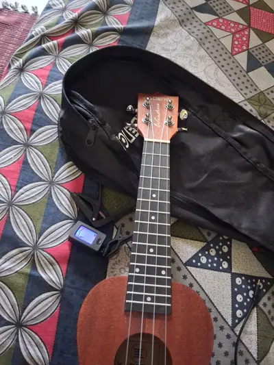 UKULELE KADANCE urgent selling 