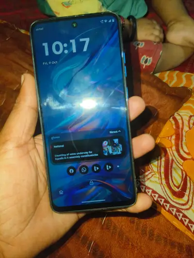 Mujhe yah phone bechna hai 