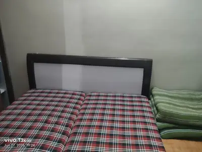 Bed 5*6, Temple & small Almirah 
