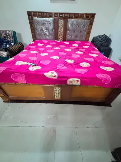 King size double bed with storage box 