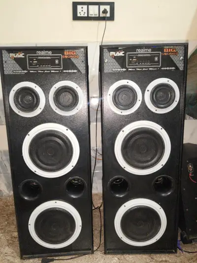 Tower speaker realme